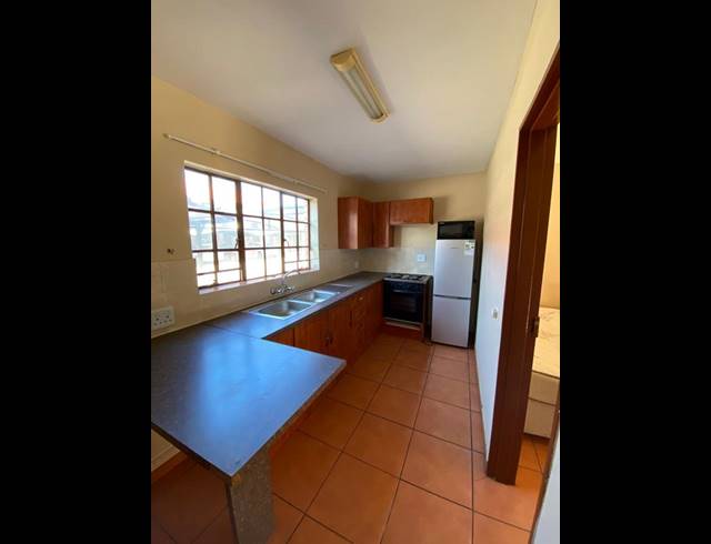 2 BEDROOM PROPERTY TO RENT IN BULT WEST
